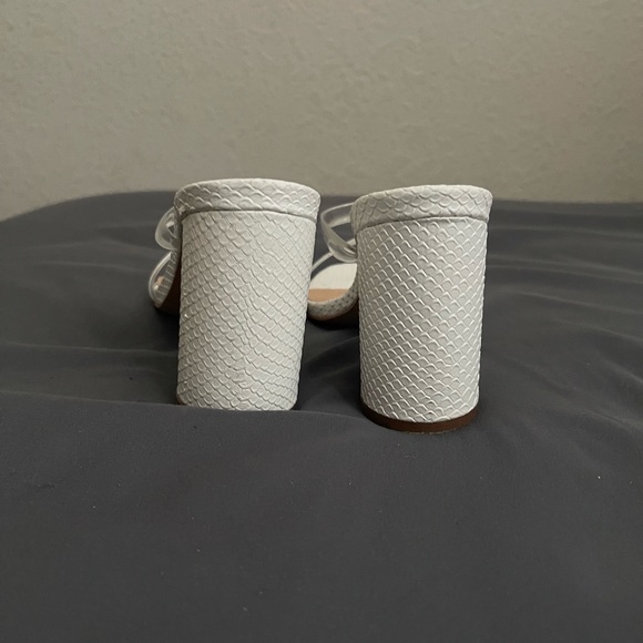 lulus dakyana white snake print high heel sandals (size 7) - Picture 5 of 5